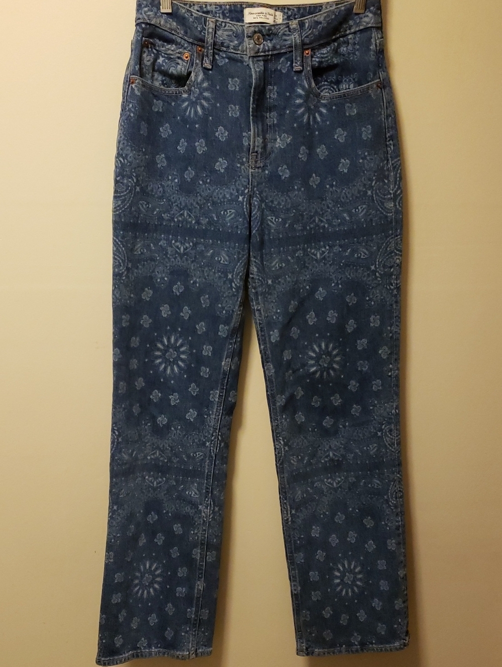 Abercrombie & Fitch Blue Bandana-Print High Rise 90s Relaxed Jeans